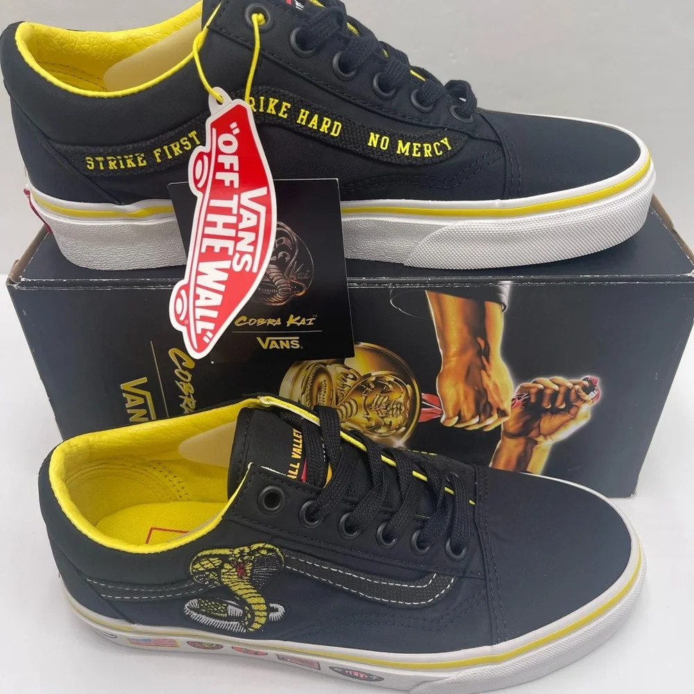Vans WMNS Old Skool Cobra Kai Black/Yellow/White Sneakers VN0A3WKT05N